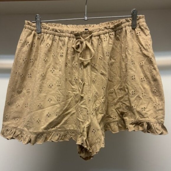 Eyelet Shorts - NEVER WORN - Picture 3 of 5